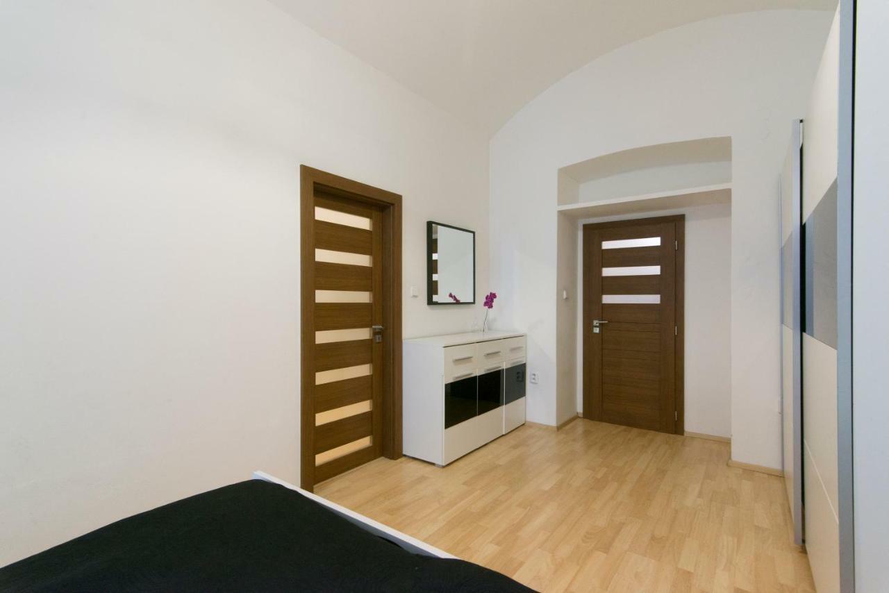 Spacious Apartment Near Wenceslas Square Prag Exterior foto